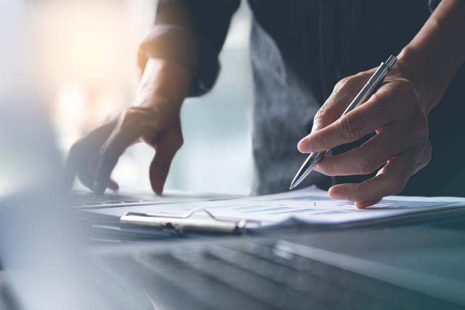 Steuerbogen wird mit allen möglichen Abzügen ausgefüllt.