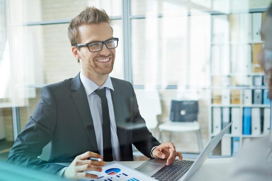 Steuerberater im Beratungsgespräch.